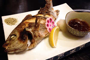 日本酒とお魚を愛する者としてお迎えいたします